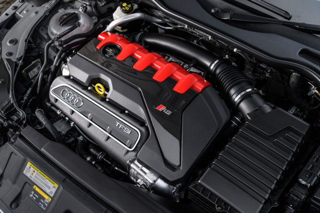 18-2.5-литров с турбо – Audi RS3 и TT RS